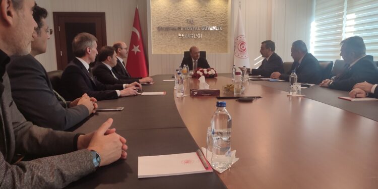 ÇALIŞMA VE SOSYAL GÜVENLİK BAKANI VEDAT BİLGİN’İ ZİYARET ETTİK