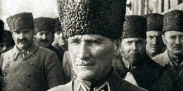 Atatürk’ten Rahatsız Olmak Demek; Türk Devletinden Rahatsız Olmak Demektir!
