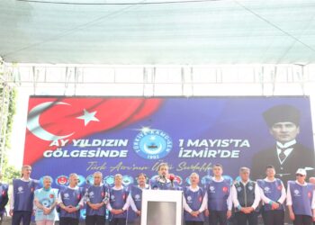 1 Mayıs Emek ve Dayanışma Gününü İstiklal Mücadelemizin Zaferle Taçlandığı İzmir’de Kutladık