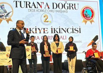 GEYLAN, “ÖZÜM SÖZÜM DEDE KORKUT TURANA DOĞRU ÖYKÜ YARIŞMASI” ÖDÜL TÖRENİNE KATILDI.