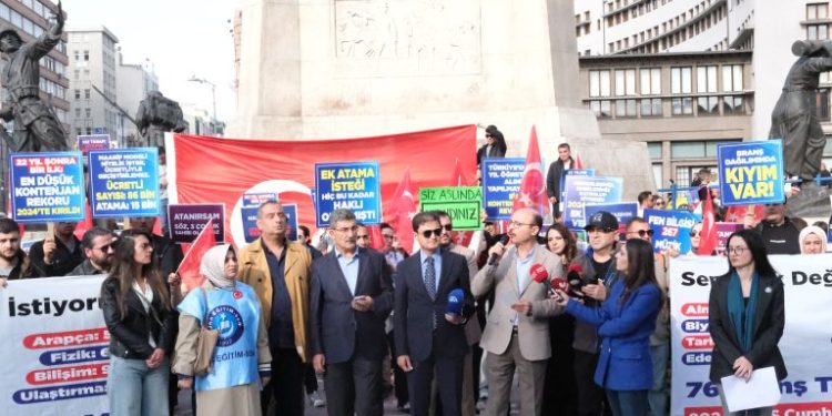 TÜRK EĞİTİM SEN ATAMASI YAPILMAYAN ÖĞRETMENLERİN EYLEMİNE DESTEK VERDİ.
